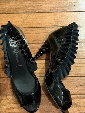 JEFFREY CAMPBELL-Michelle-Black Patent Leather-Unicorn Heel/Ruffles-Size 9.5